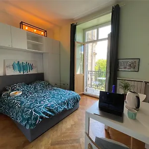 https://le-beau-site-grand-hotel-lovely-heritage-cocoon-aix-les.hotels-rhonealpes.com
